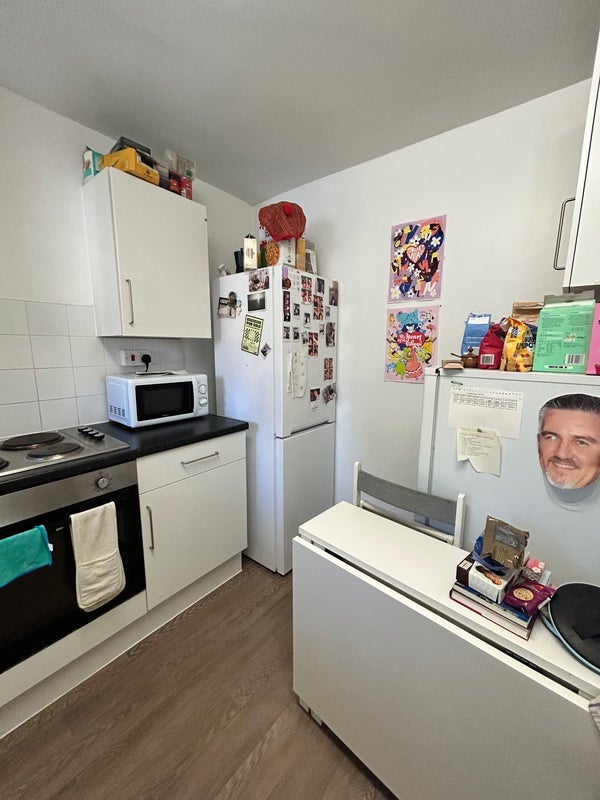 Room Ebbisham Drive in Greater London