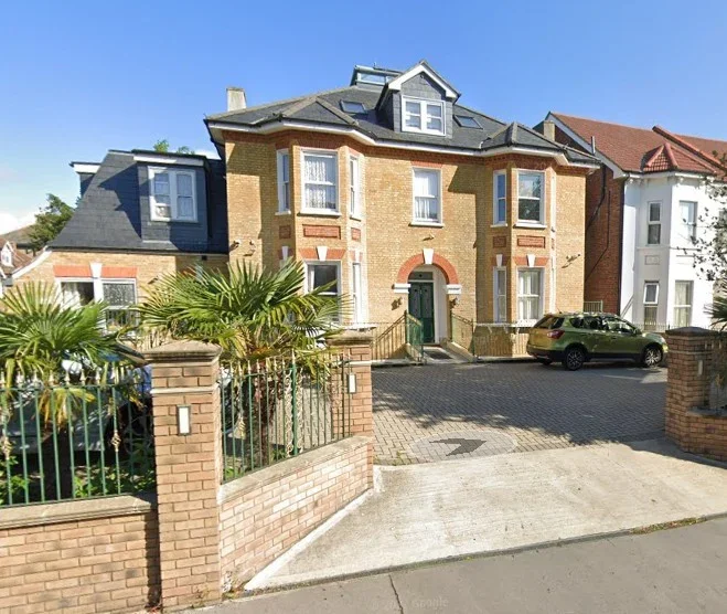 Flat Nicholson Road in Greater London