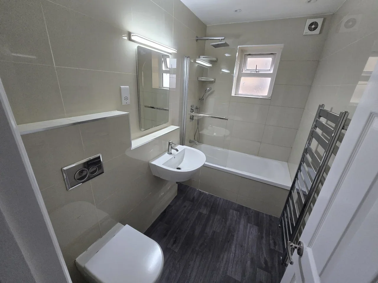 Flat Nicholson Road in Greater London