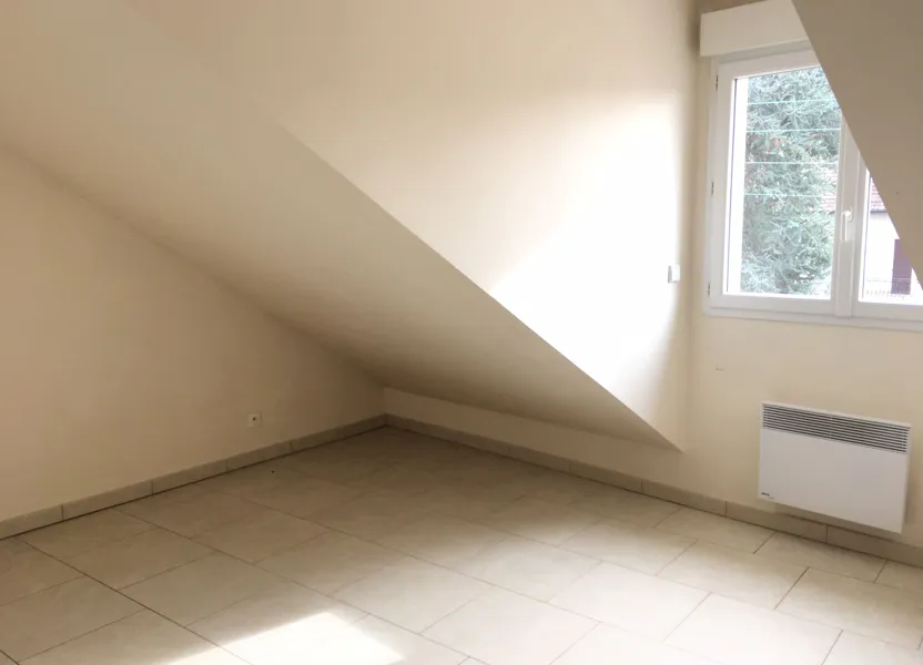 Chambre Rue Charles de Gaulle à Bures-sur-Yvette