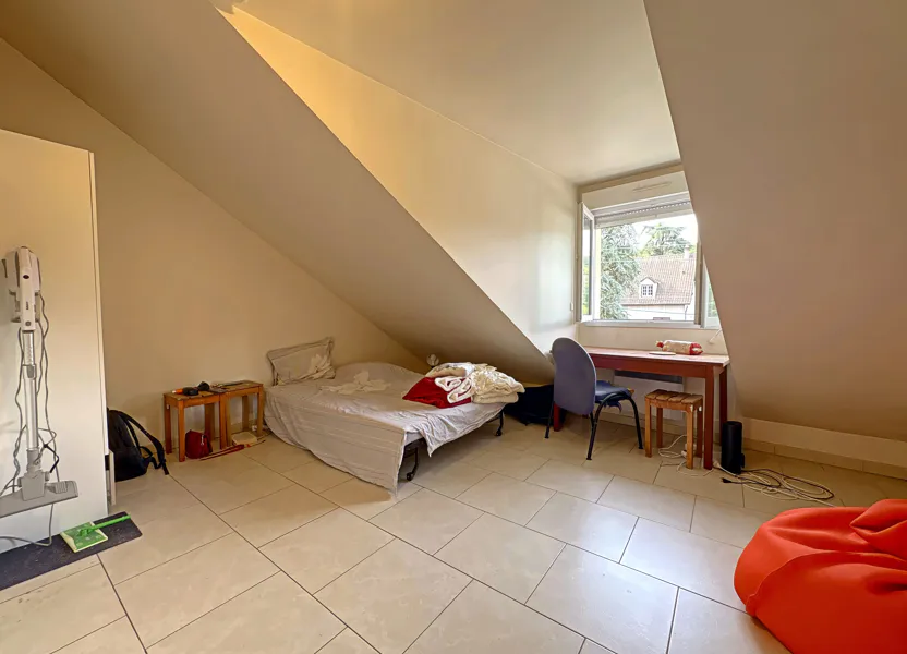 Chambre Rue Charles de Gaulle à Bures-sur-Yvette