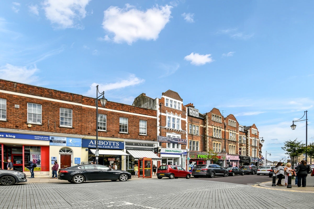 Room George Lane in Greater London