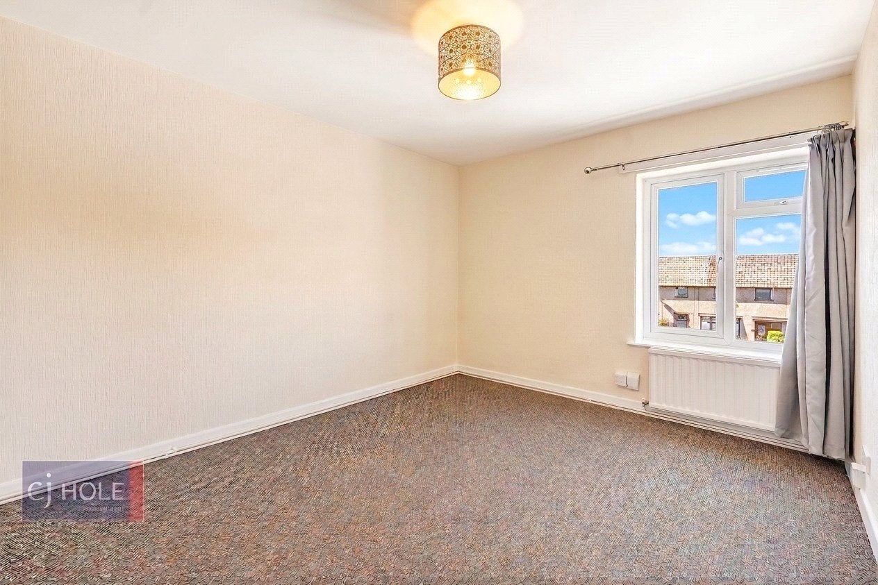 Flat Charlton Road in Bristol