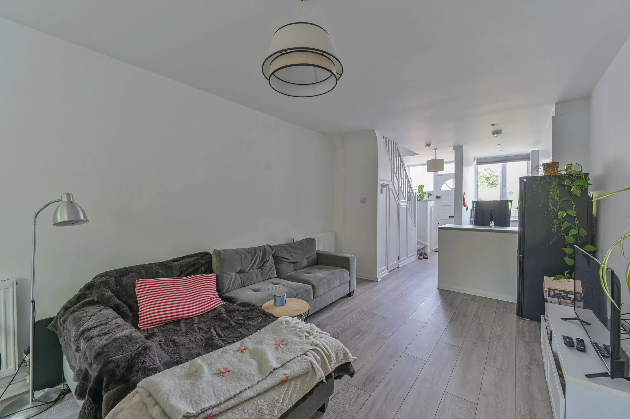 Flat Barringer Square in Greater London