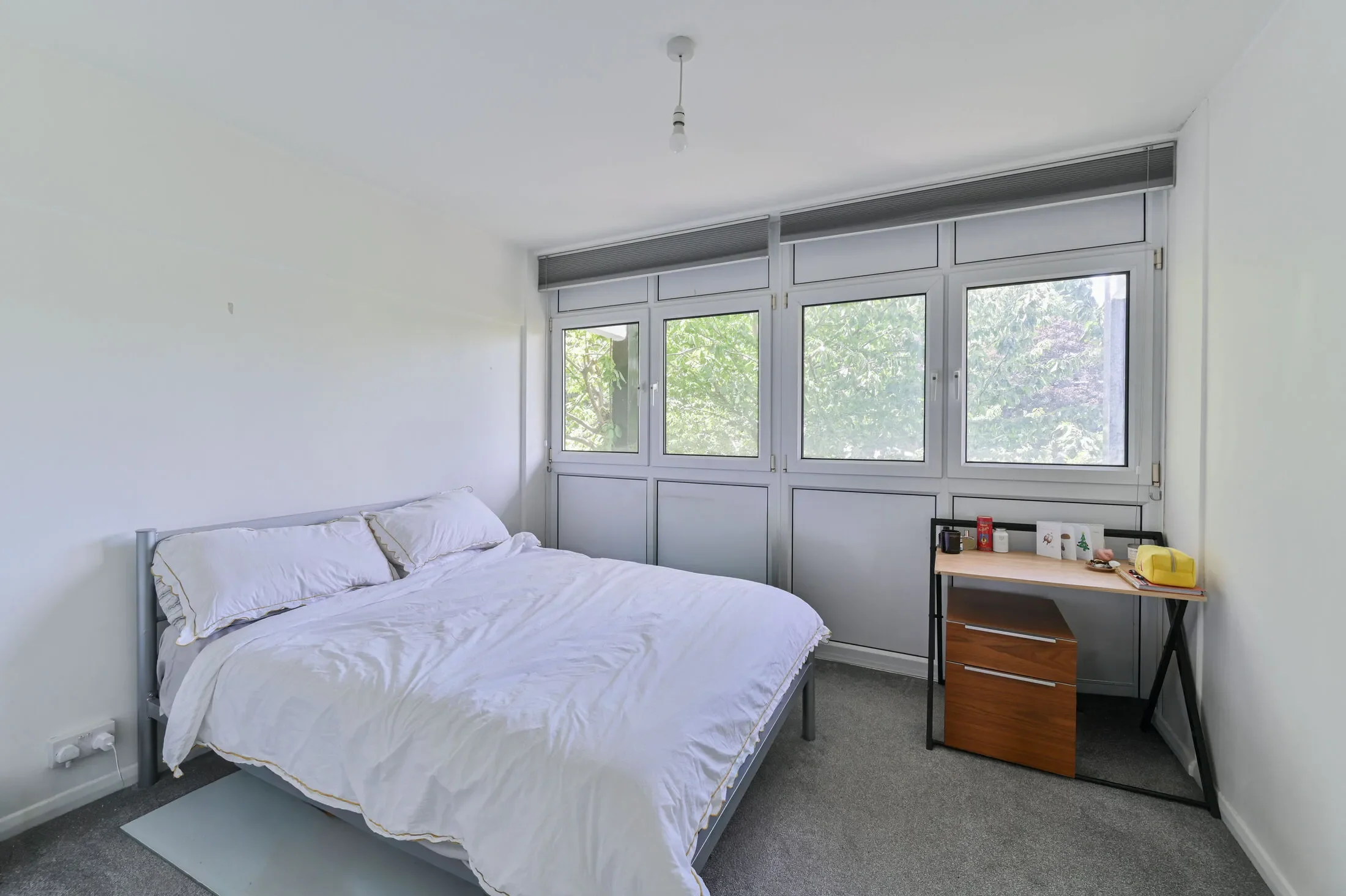 Flat Barringer Square in Greater London