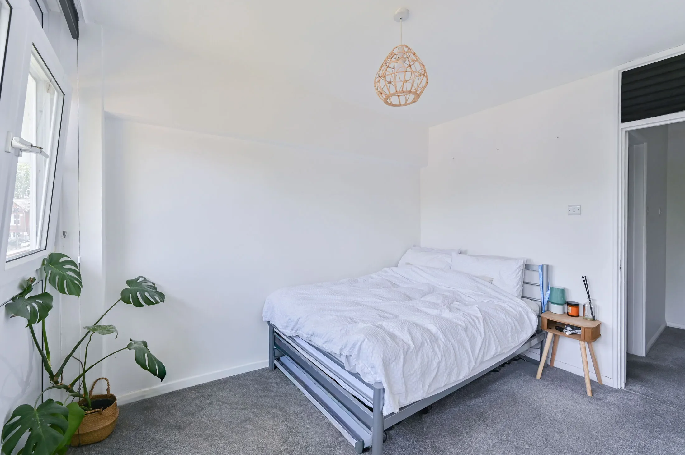 Flat Barringer Square in Greater London