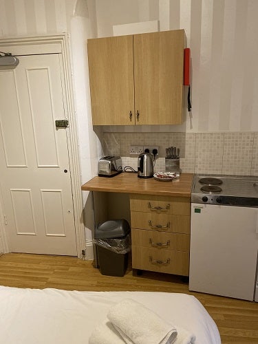 Flat Stanwick Road in Greater London
