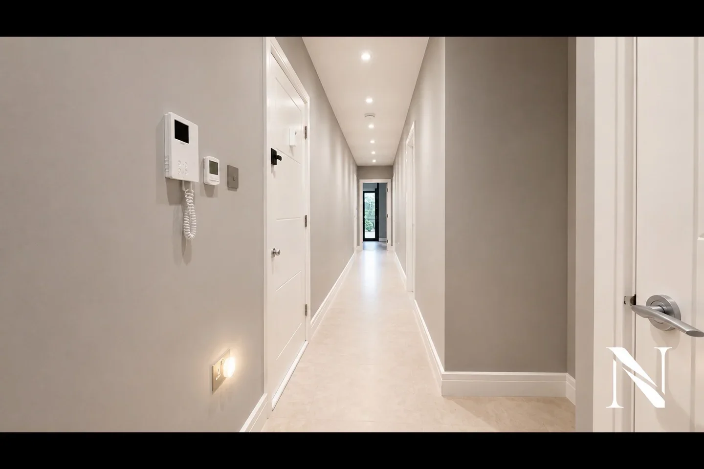 Flat Grovelands Road in Greater London