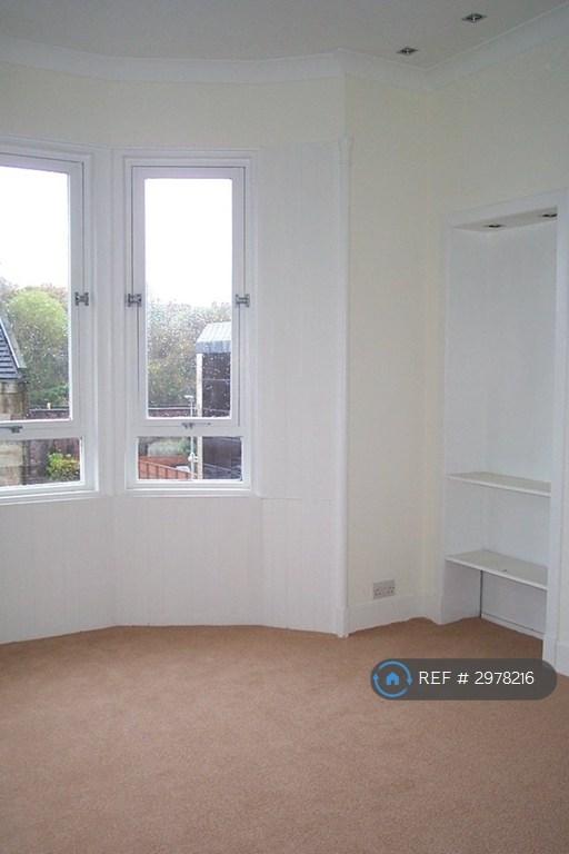 Flat St James' Street in Paisley