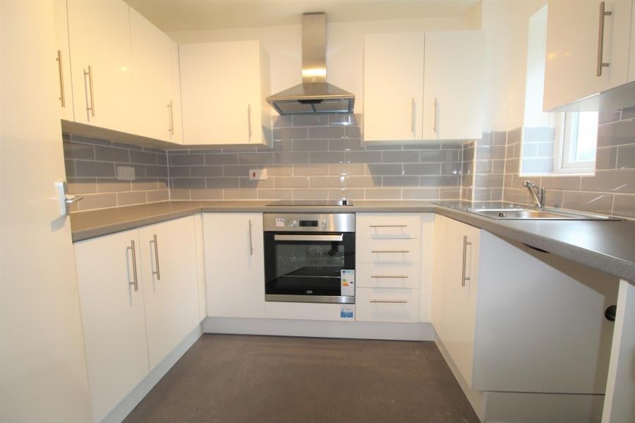 Flat De Mandeville Court in Greater London