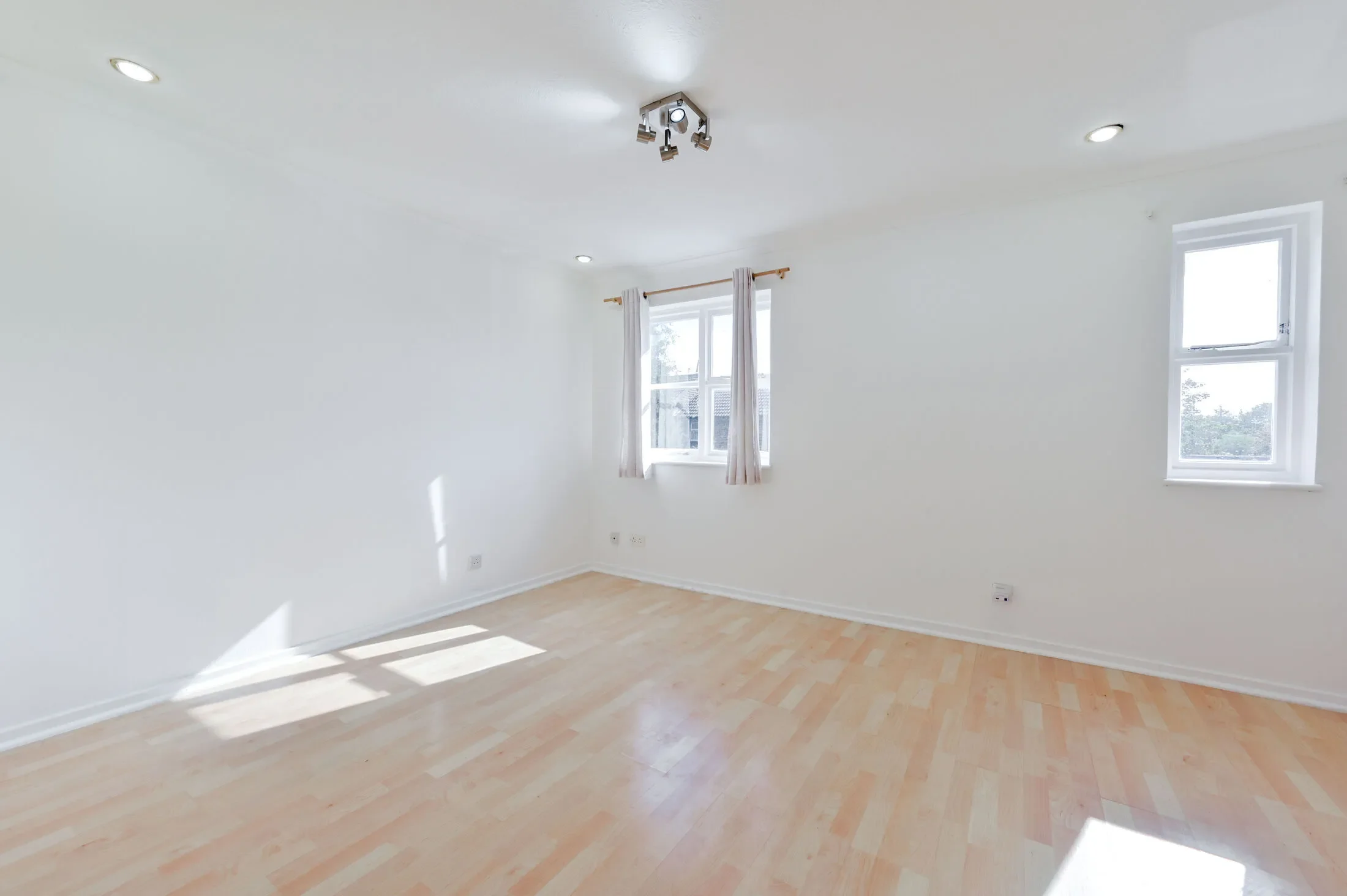 Flat Nimrod Close in Greater London
