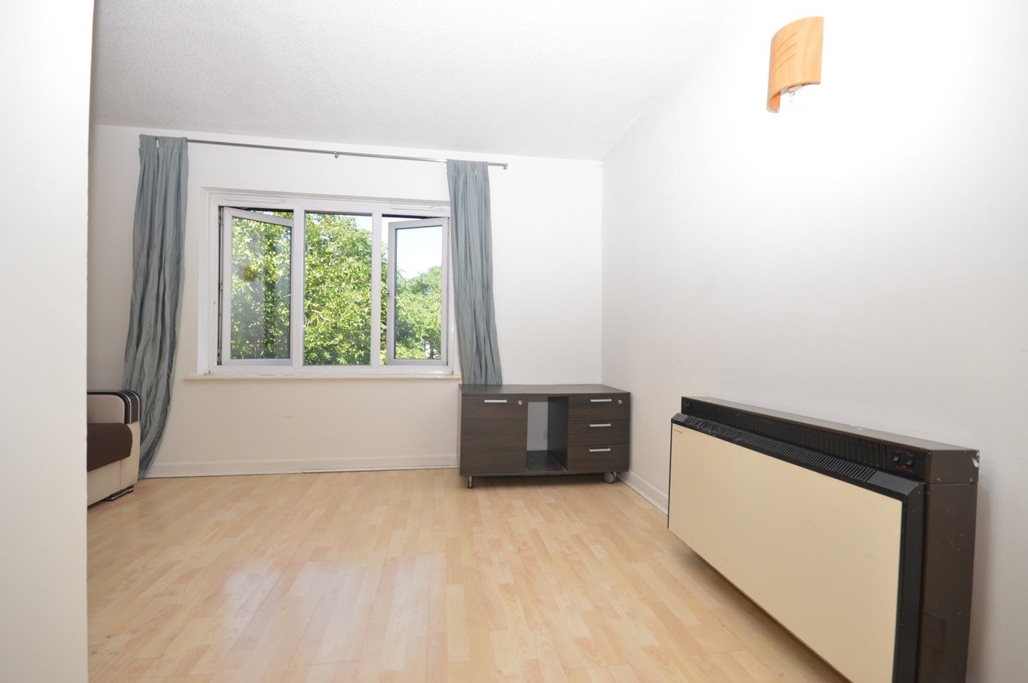 Flat Brymay Close in Greater London