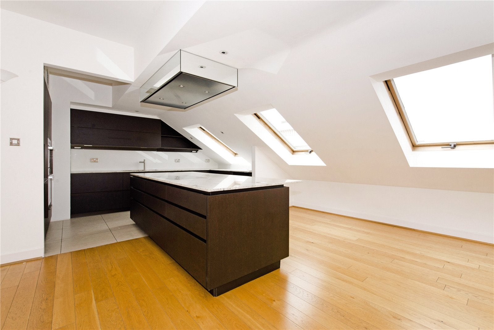 Flat Whitehall Place in City of Westminster