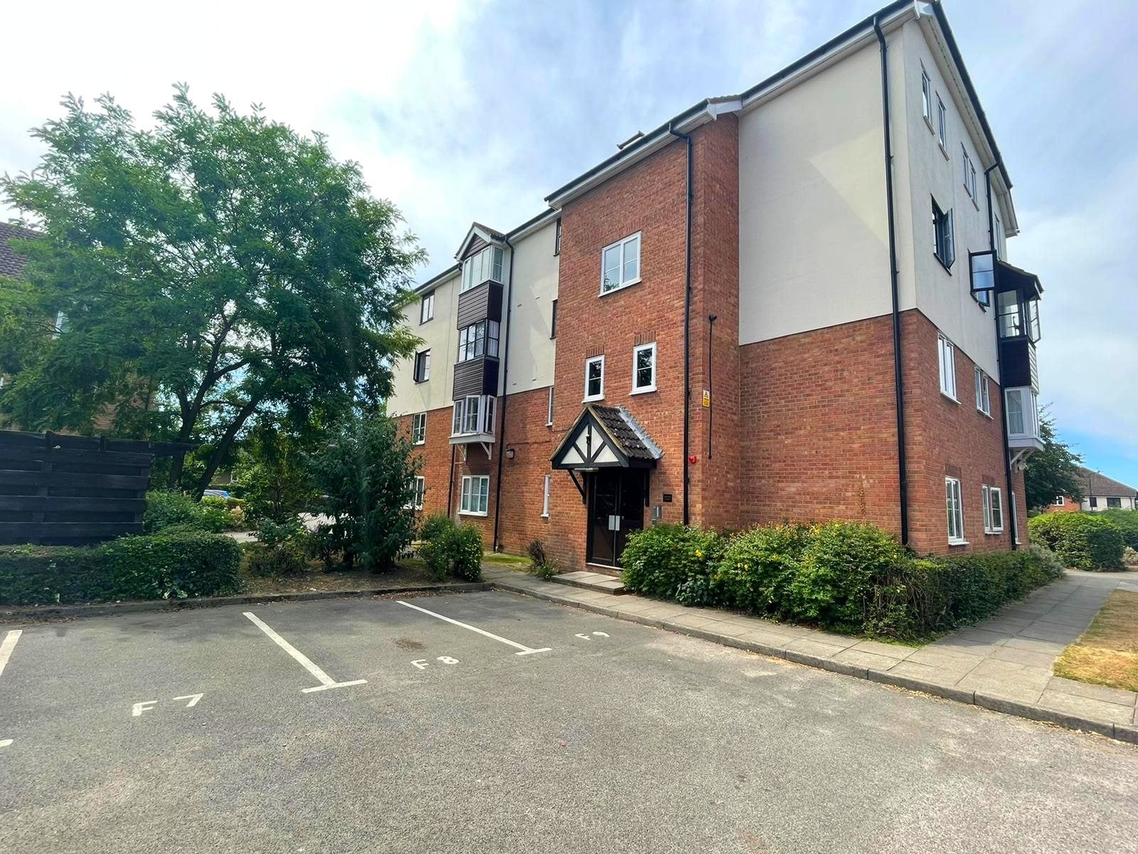 Flat Elmore Close in Greater London