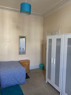 Room Berriman Road in Greater London
