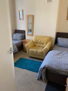 Room Berriman Road in Greater London