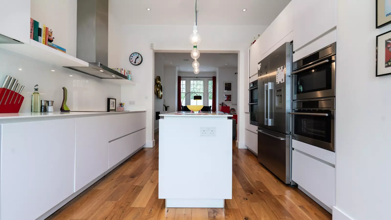 Flat Leathwaite Road in Greater London