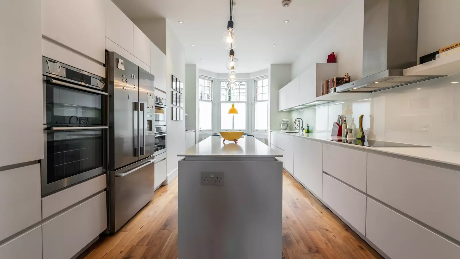 Flat Leathwaite Road in Greater London