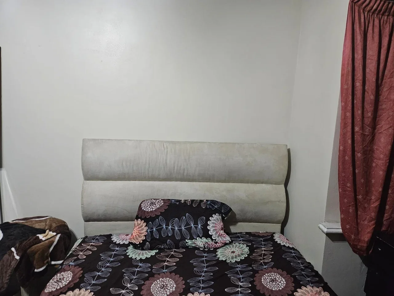 Room Hounslow Road in Greater London