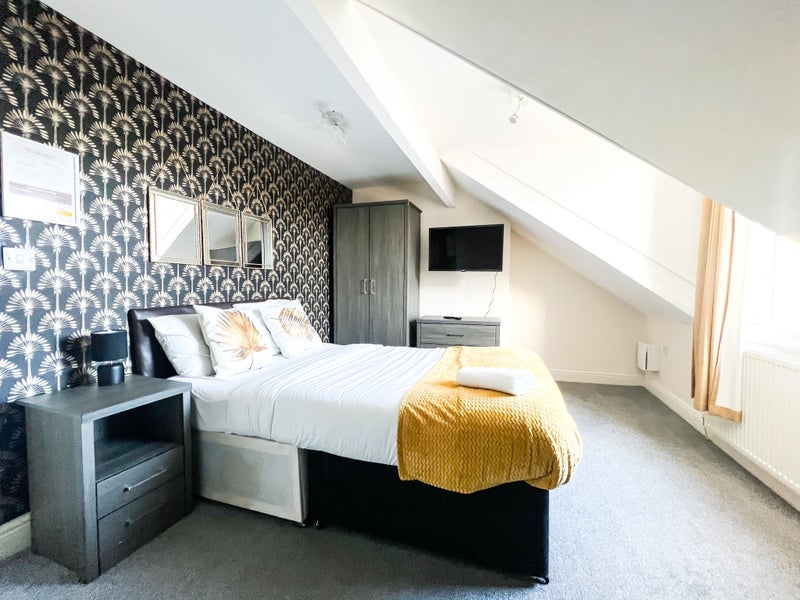 Room Albert Road in Middlesbrough