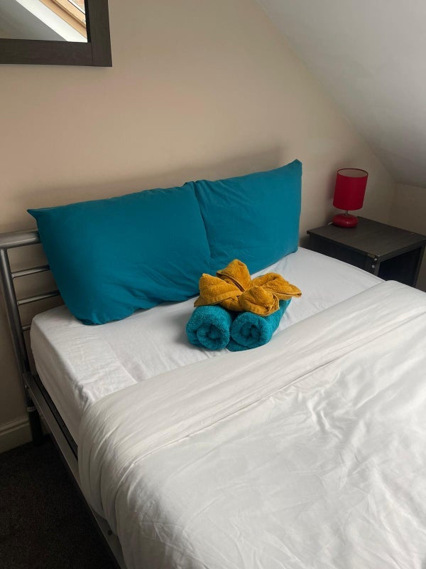 Room Albert Road in Middlesbrough