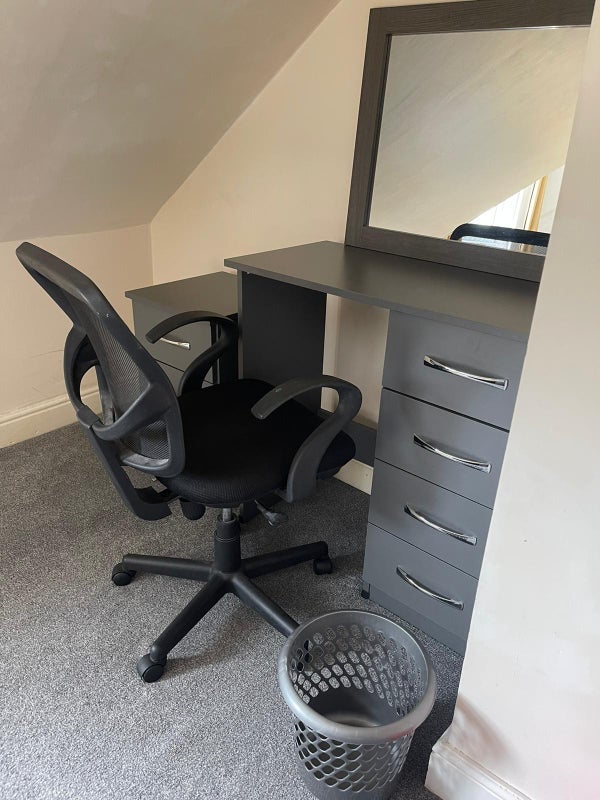 Room Albert Road in Middlesbrough