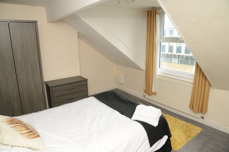 Room Albert Road in Middlesbrough