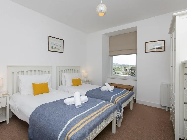 Flat Lon Y Don in Trearddur