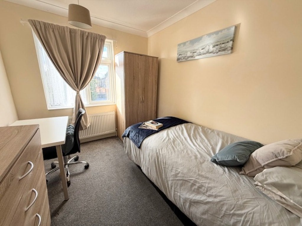 Room Warren Avenue in Southampton