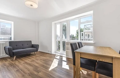 Flat Wellington Road in Greater London