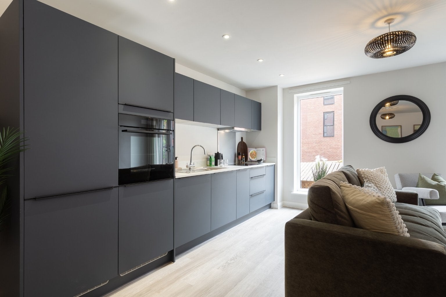 Flat Kirkstall Lane in Leeds