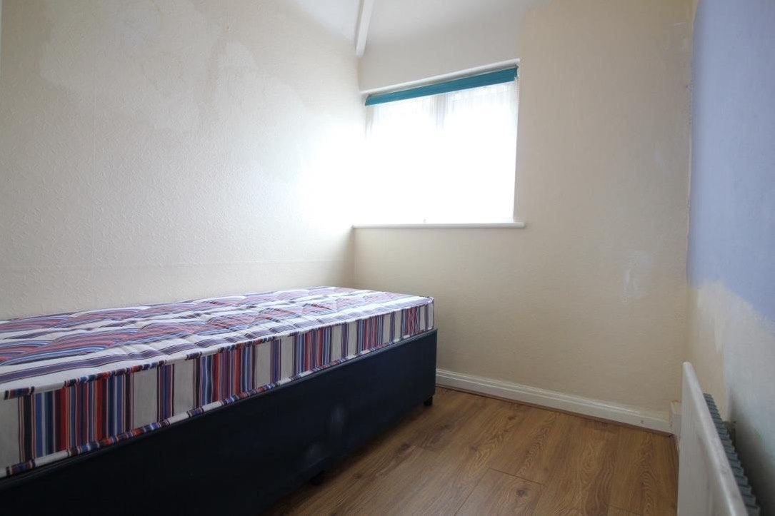 House Worton Gardens in Greater London