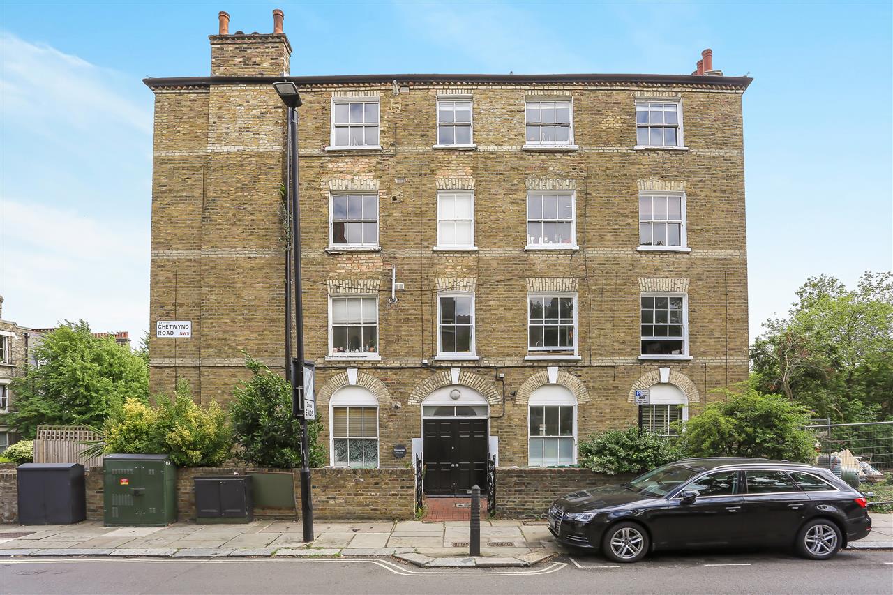 Flat Dartmouth Park Hill in Greater London