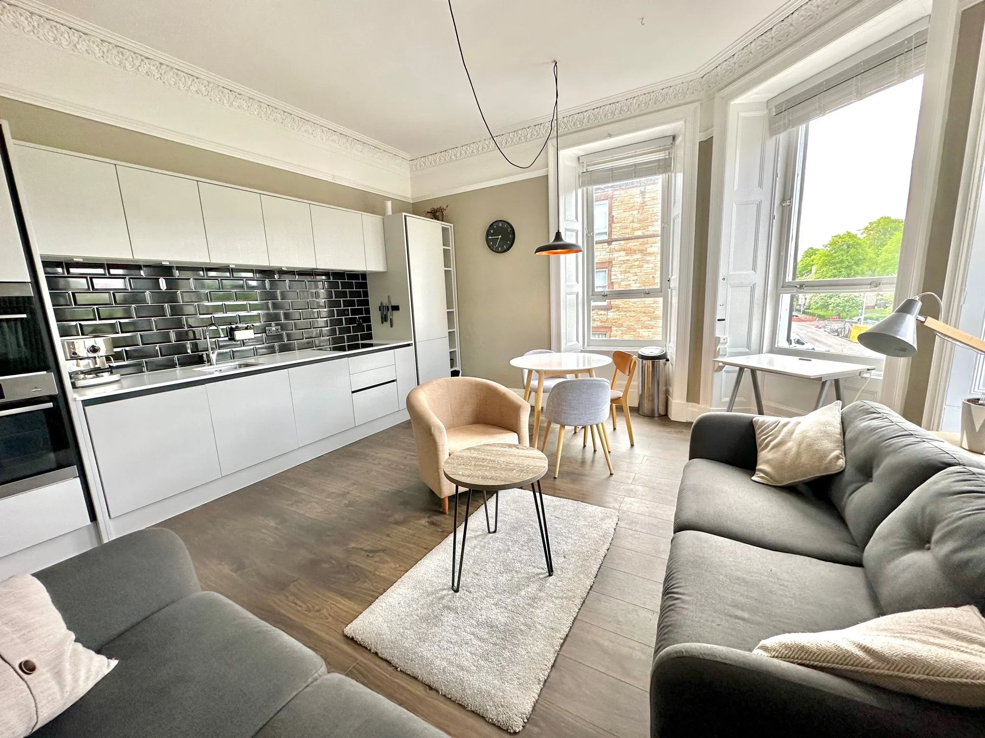 Flat Dalmeny Street in City of Edinburgh