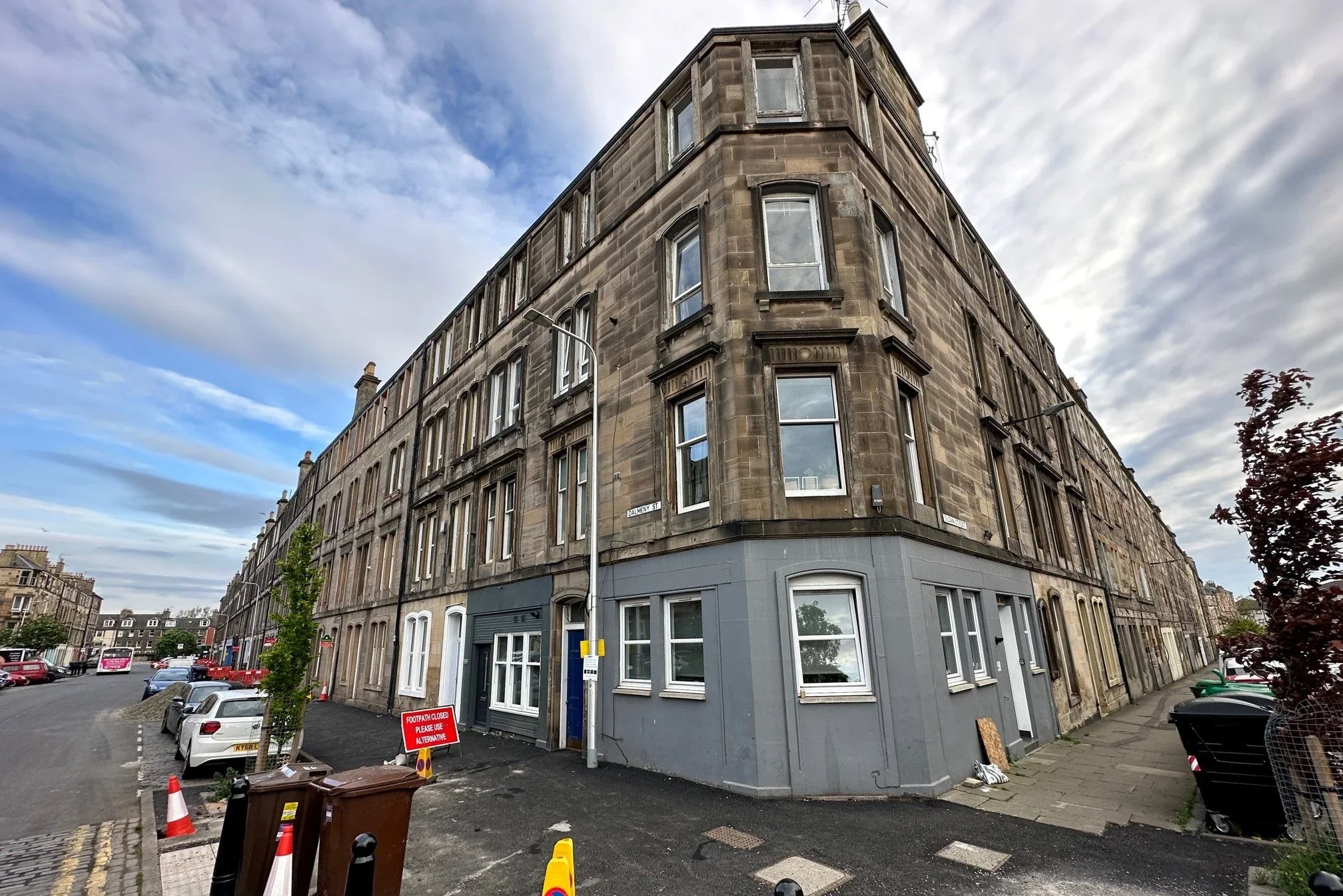 Flat Dalmeny Street in City of Edinburgh