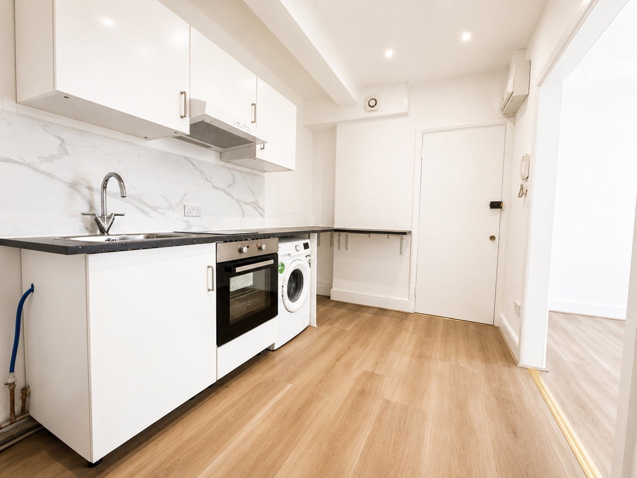 Flat Beatty Road in Greater London