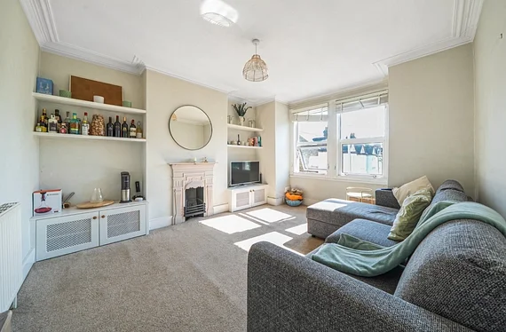 Flat Swaffield Road in Greater London