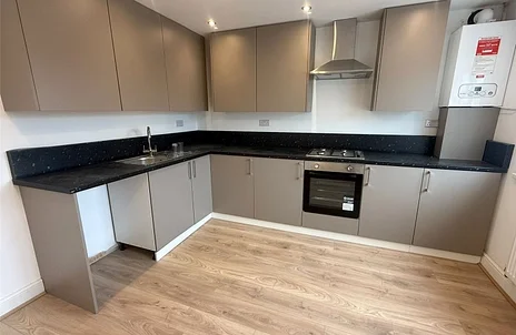 Flat Sutton Lane in Slough