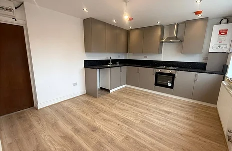 Flat Sutton Lane in Slough
