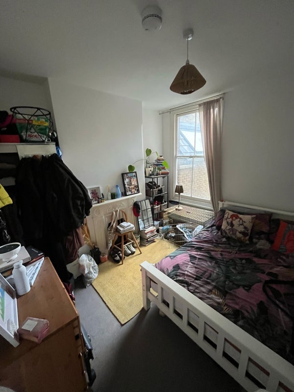 Room Rainville Road in Greater London