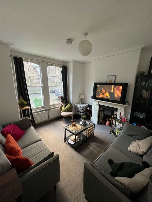 Room Rainville Road in Greater London