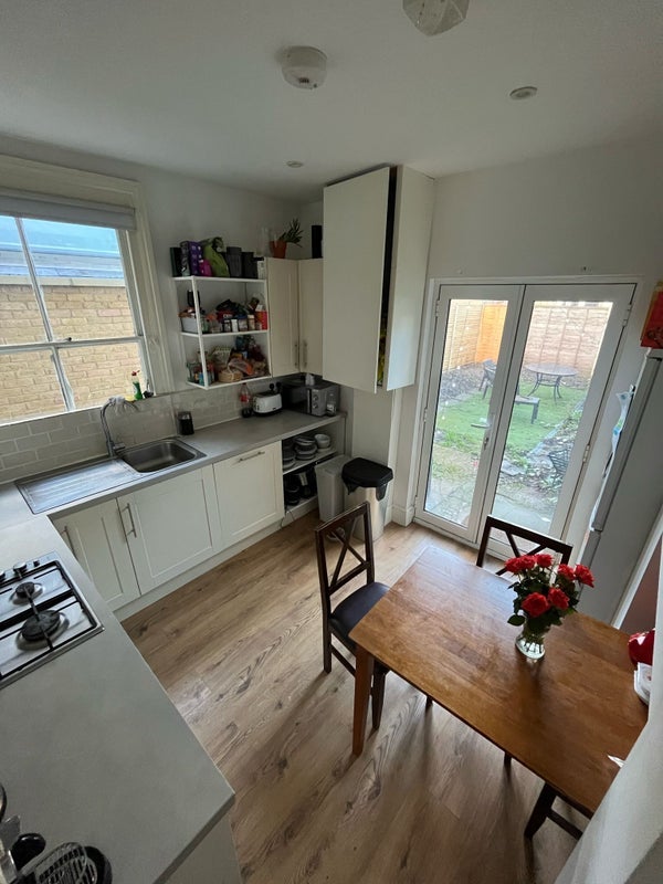 Room Rainville Road in Greater London