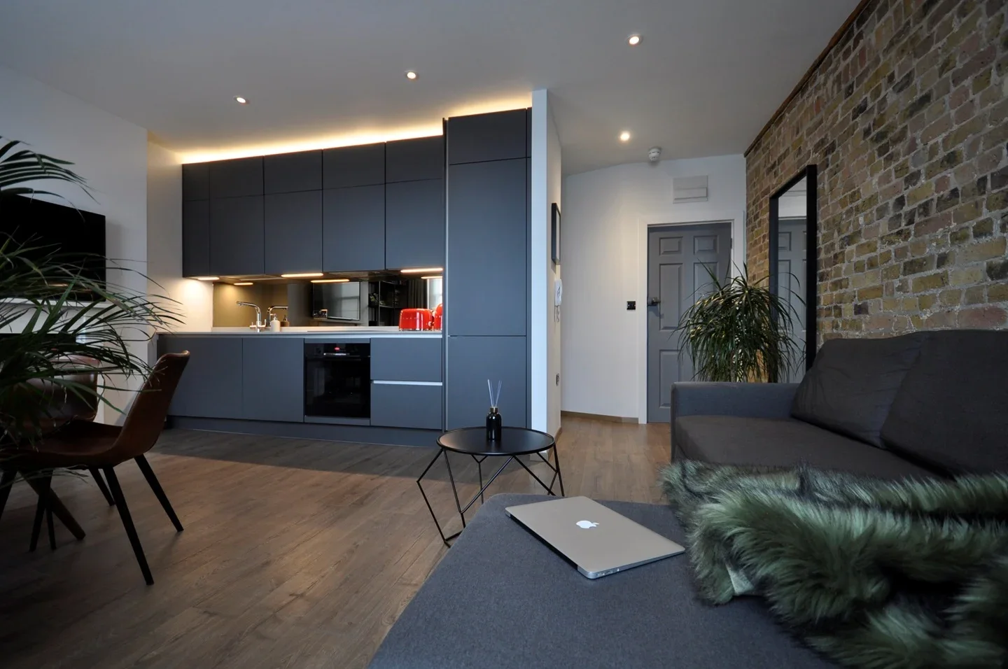 Flat Winsor Terrace in Greater London