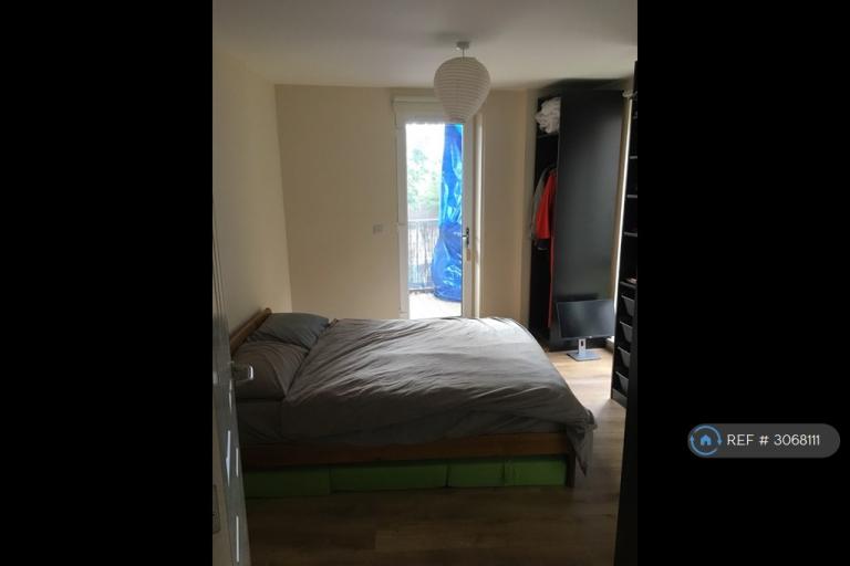 Flat Collent Street in Greater London