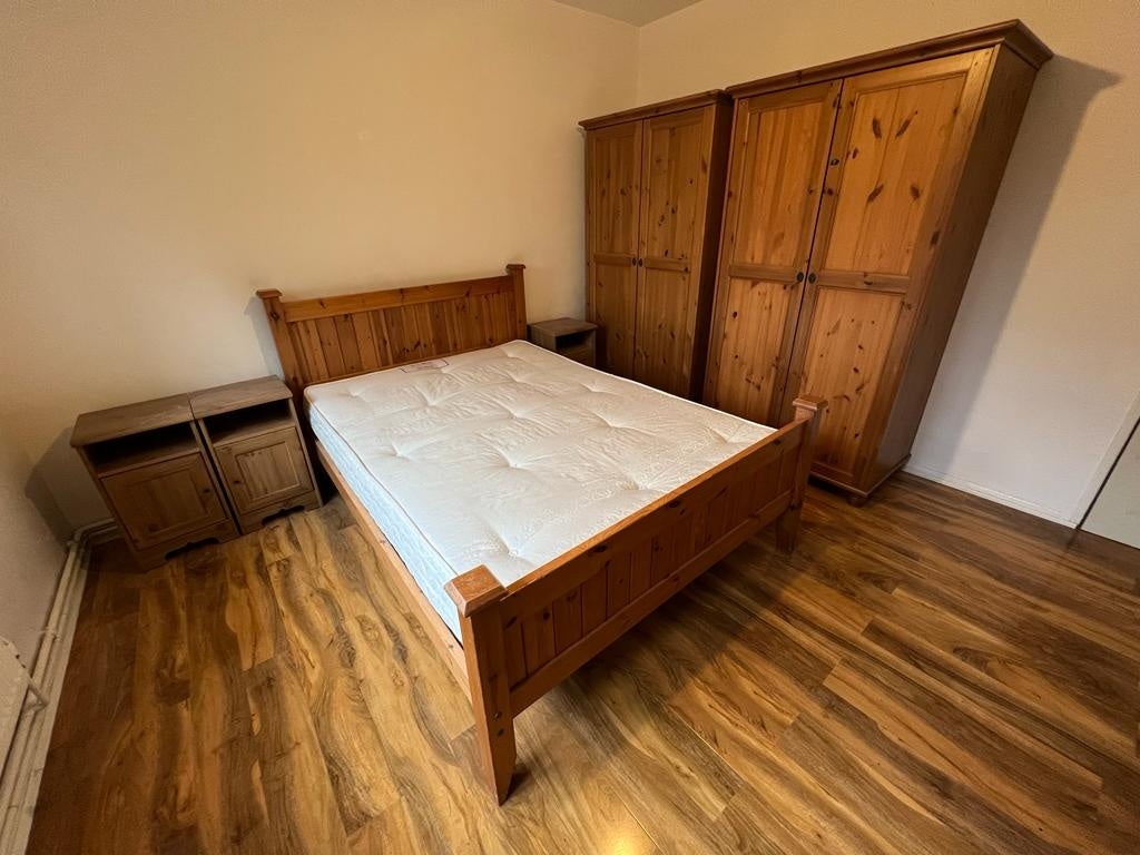 Room Smithwood Close in Greater London