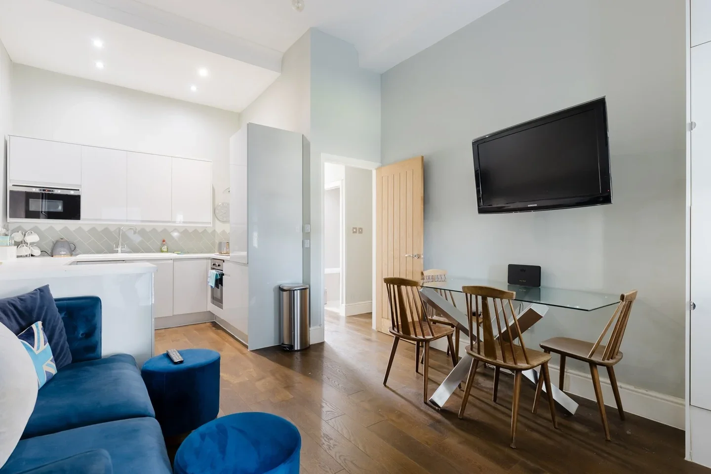 Flat Harrow Road in City of Westminster