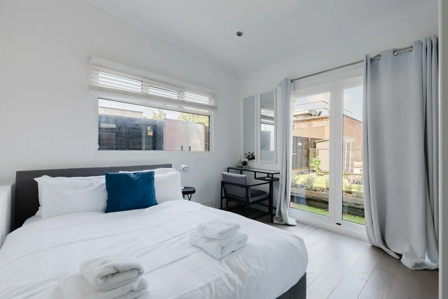 Flat Harrow Road in City of Westminster
