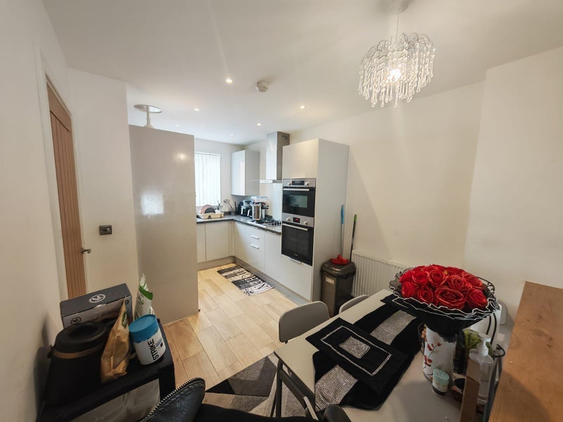 Room Foxley Way in Oldham