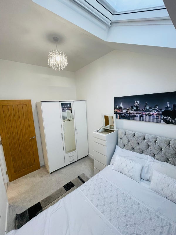 Room Foxley Way in Oldham
