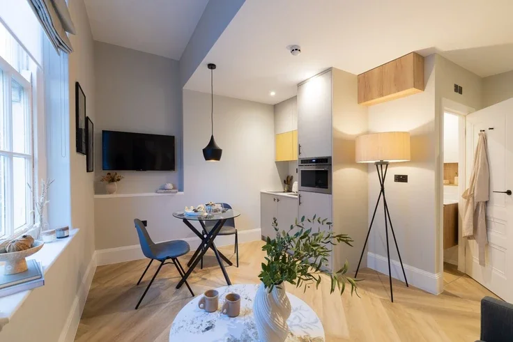 Flat Sloane Avenue in Greater London